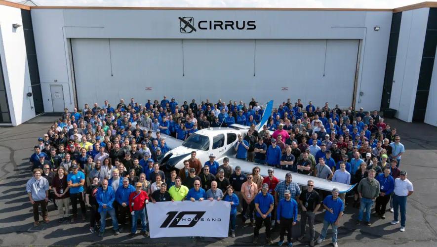 Cirrus Aircraft Employees encircle the 10,000th Cirrus SR series