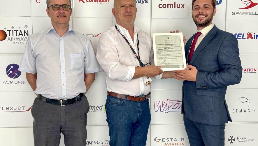 Comlux Malta vp accepts EASA Part 145 certificate 