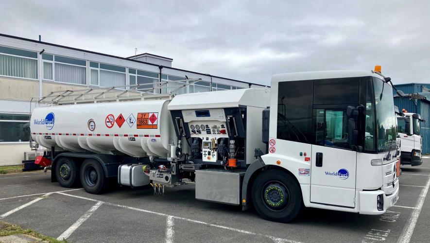 London Oxford fuel truck