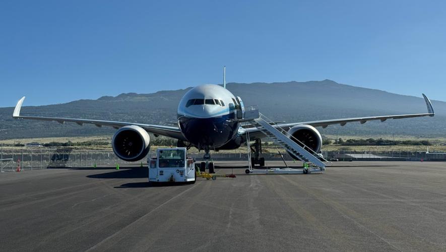 jetliner on BIg Island Jet Center ramp