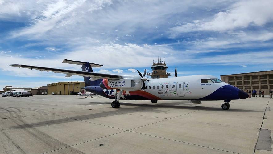 Universal Hydrogen's Dash 8 aircraft